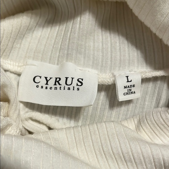 Cyrus Ribbed Turtleneck Long Sleeve Tee Soft Lightweight Cream White - Picture 2 of 5